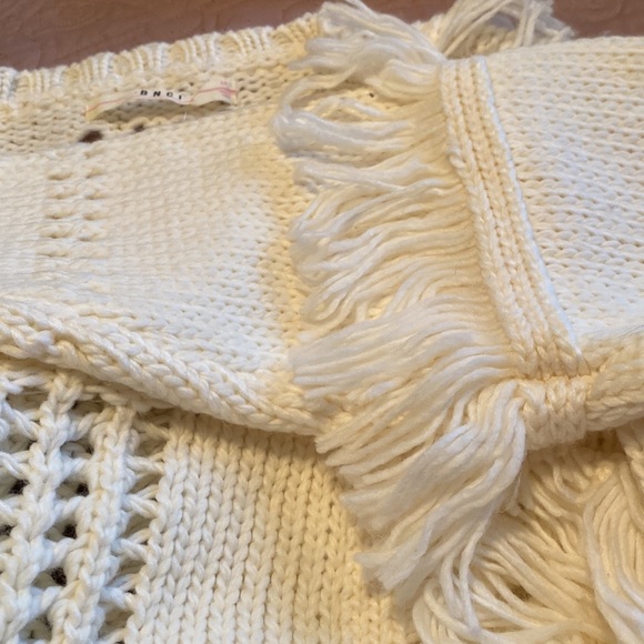 BNCI Sweater - Picture 4 of 6